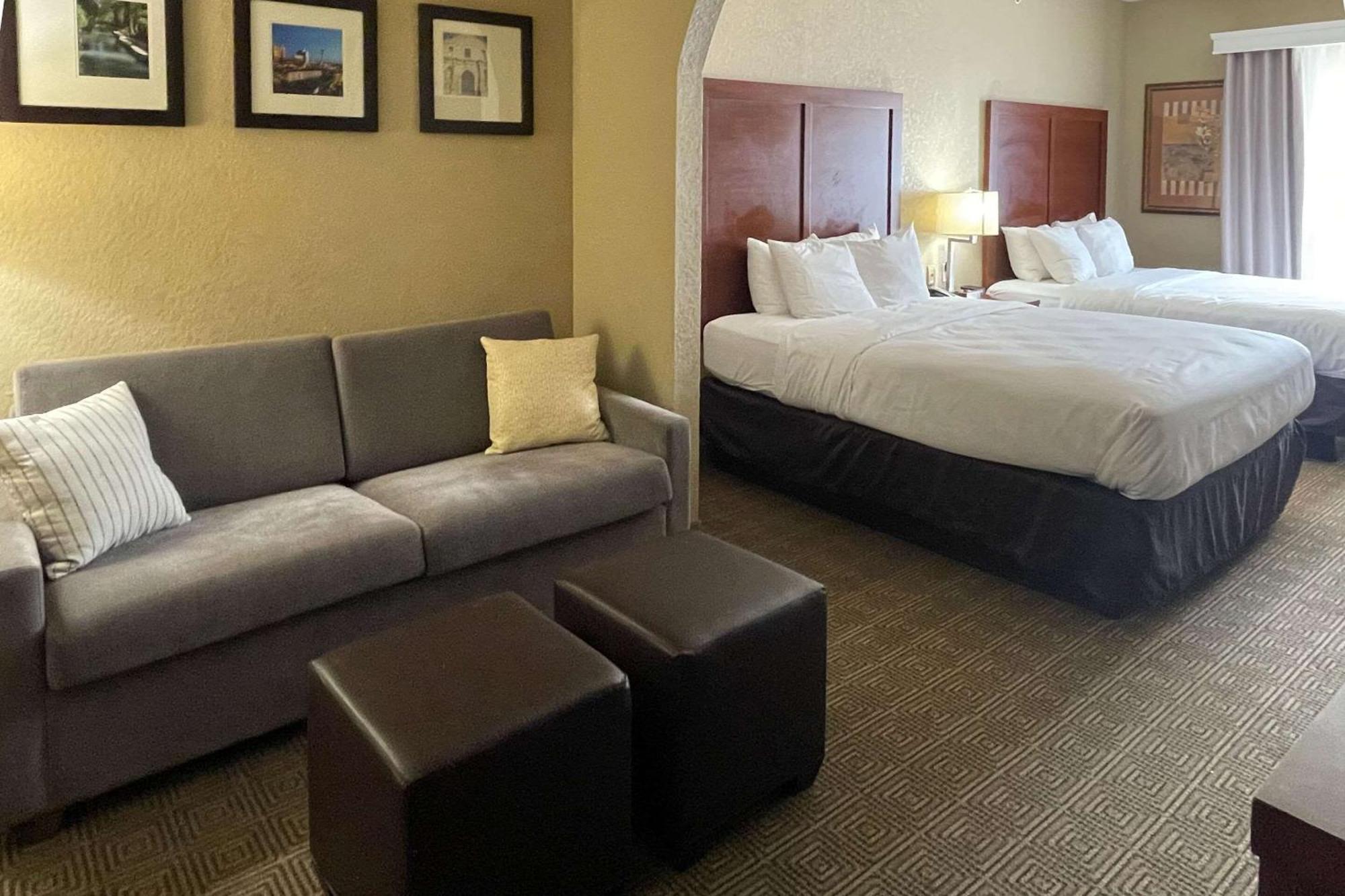 Comfort Near Seaworld 3*